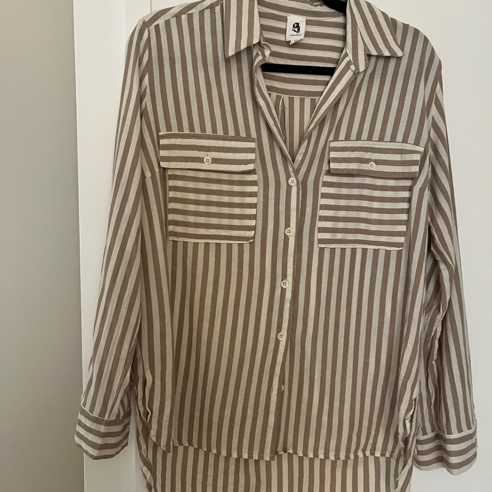 Lightweight Button-Up Shirt for spring